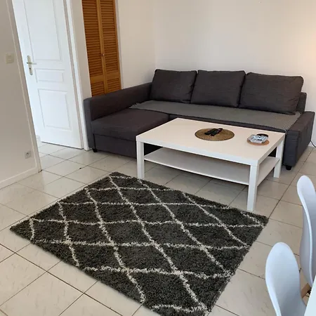 Centre, Pres Avenue De Verdun- Et Casino A 10 Mn A Pied- 4 Personnes -rdc