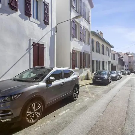 Centre, Pres Avenue De Verdun- Et Casino A 10 Mn A Pied- 4 Personnes -rdc Biarritz