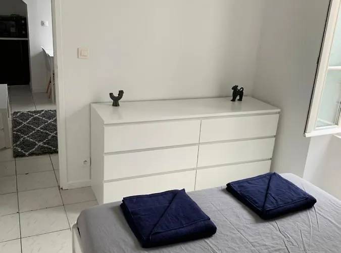 Centre, Pres Avenue De Verdun- Et Casino A 10 Mn A Pied- 4 Personnes -rdc